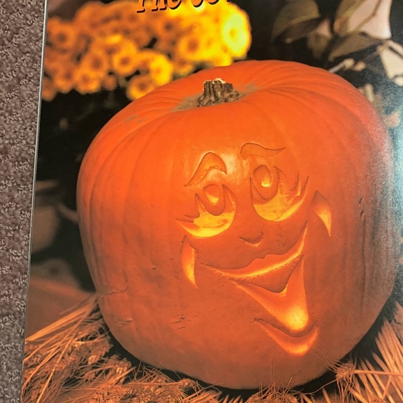Pumpkin Carving Book (3 for $20) - Picture 6 of 9